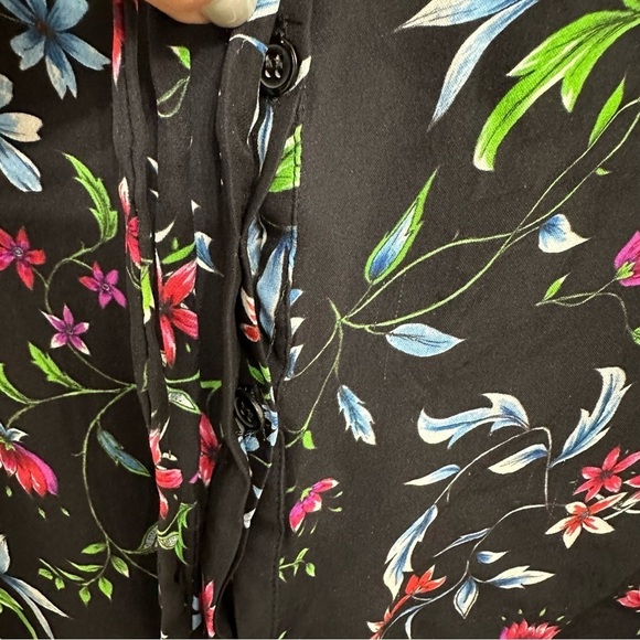 Milly Silk V neckline Top With Wildflower Print Size Medium - Picture 8 of 12